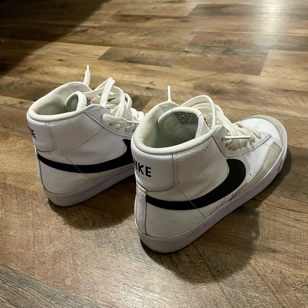 NIKE BLAZERS - Picture 3 of 3